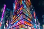 霓虹灯怎么获客，让城市夜晚亮起来的不只是灯管